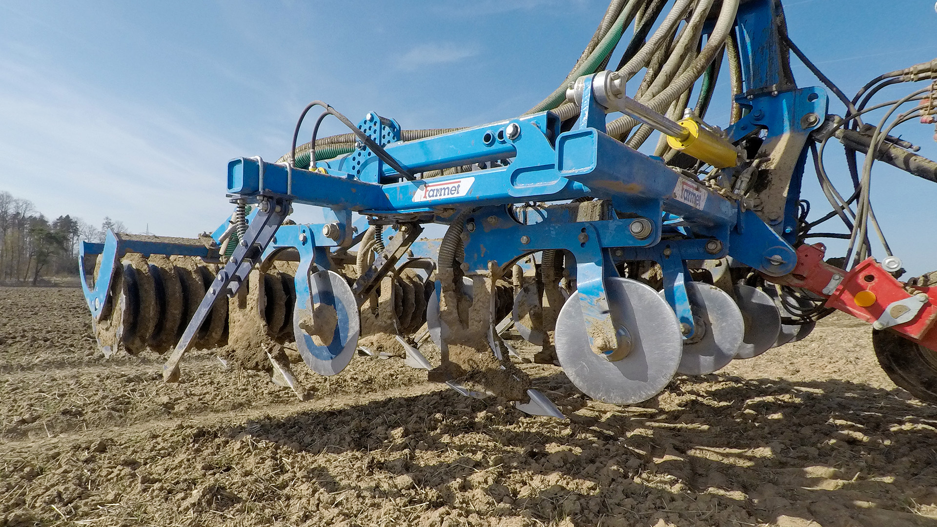 Multistrip combined cultivator
