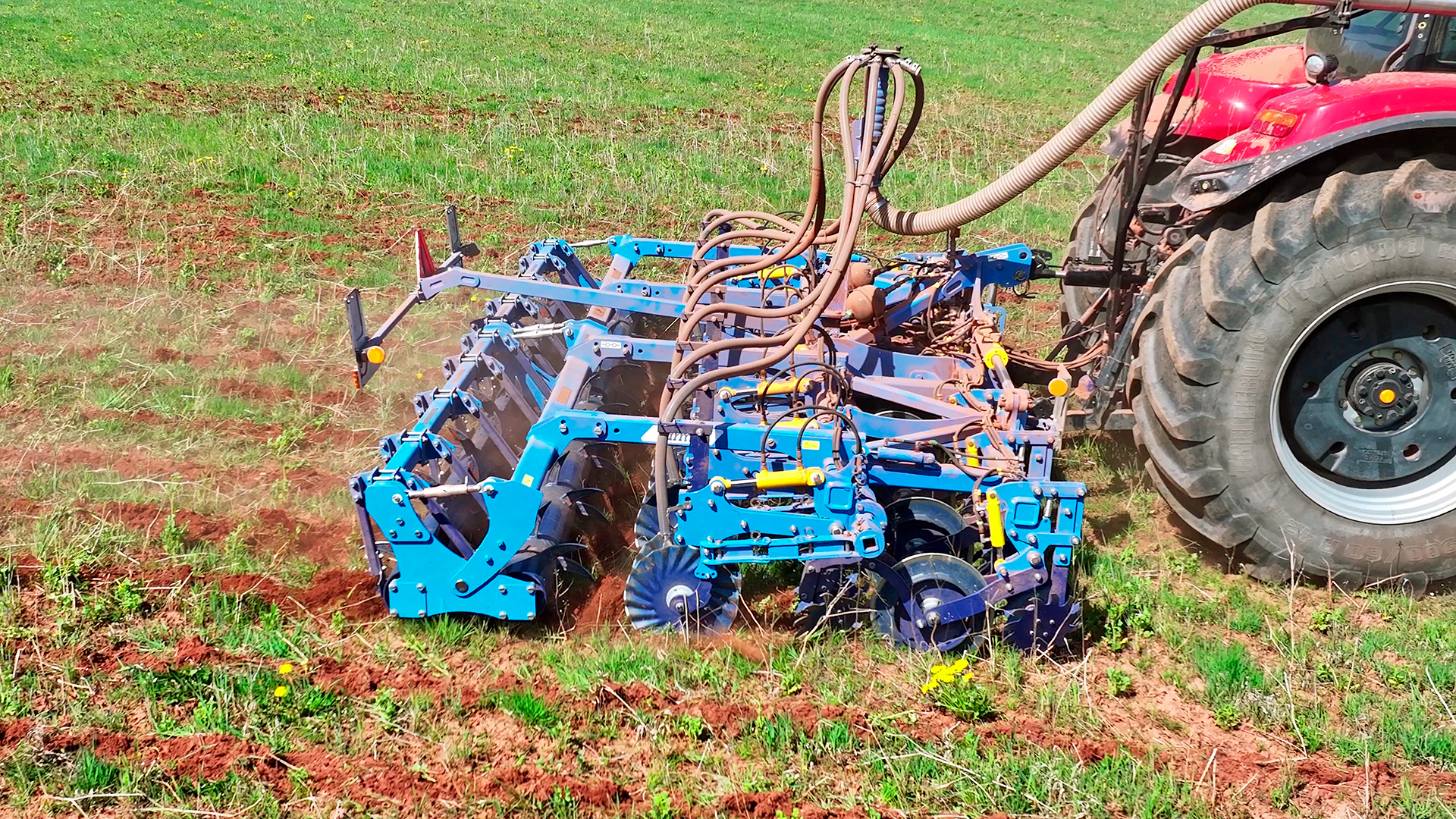 Cultivator pe rânduri Strip-Till