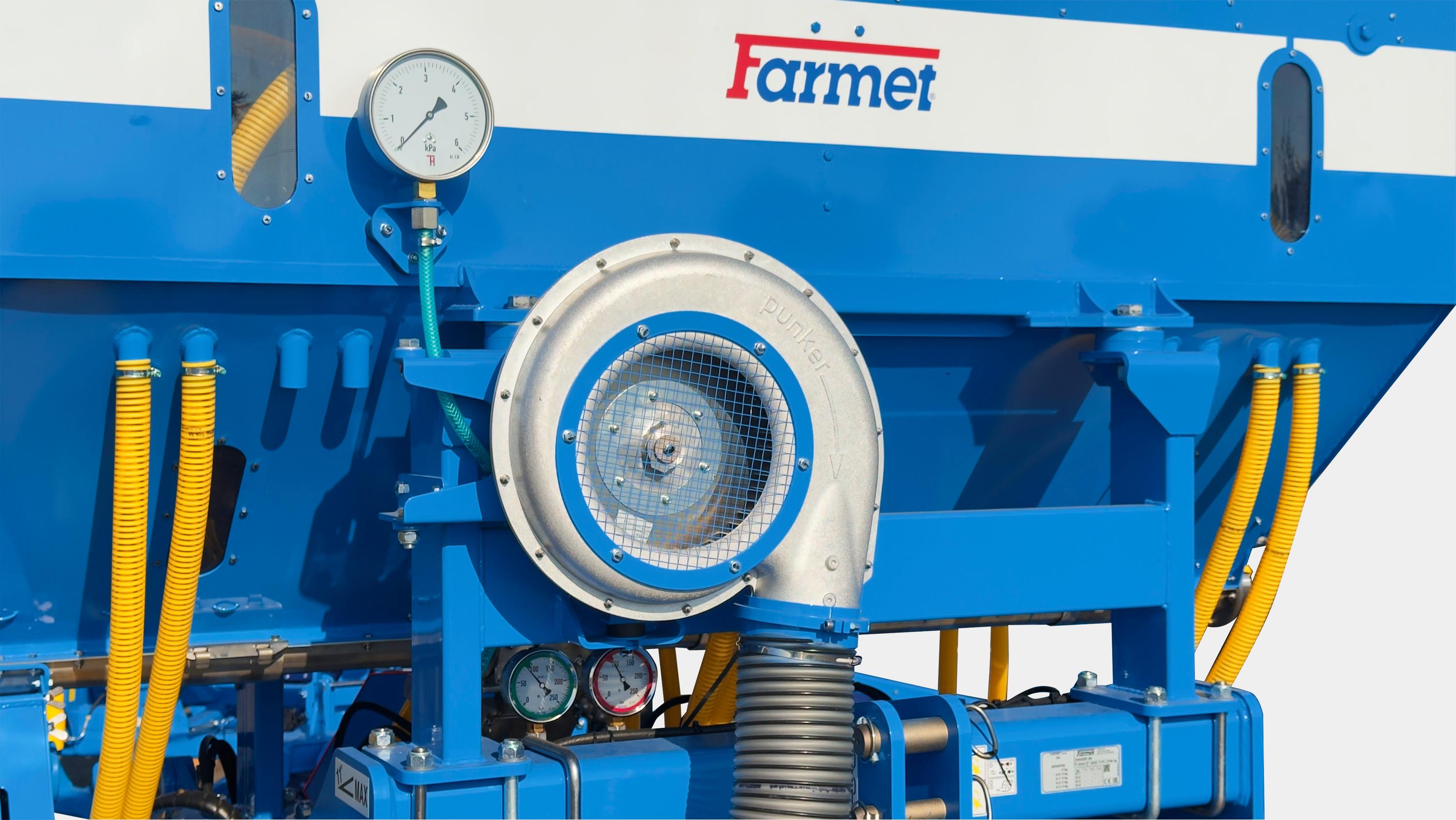 Subsoiler with fertiliser application Digger Fert+